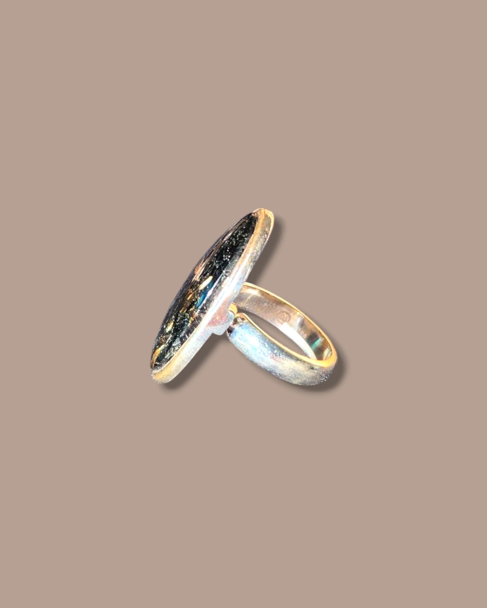 Bague Nuummite