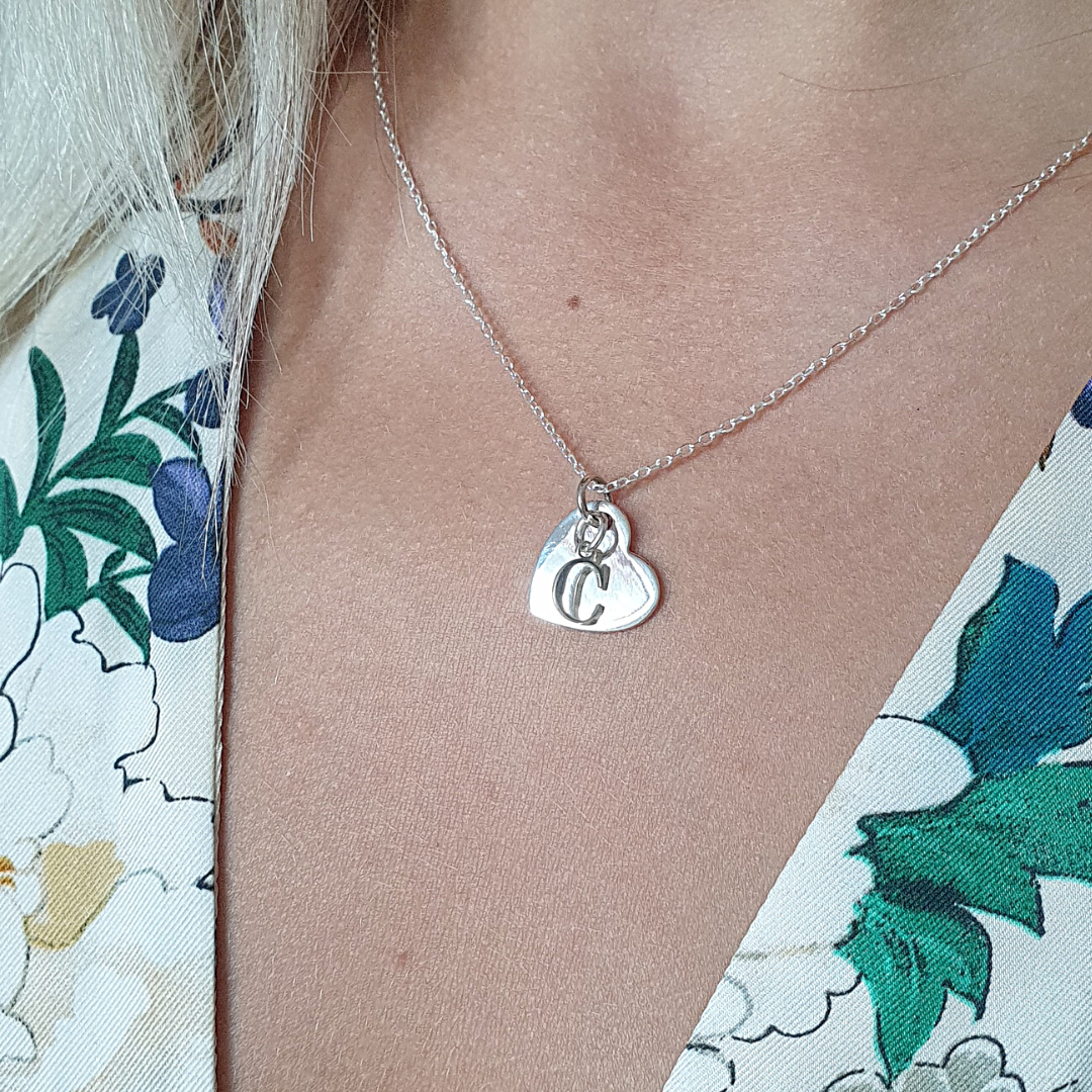 Pendentif cœur suspendu