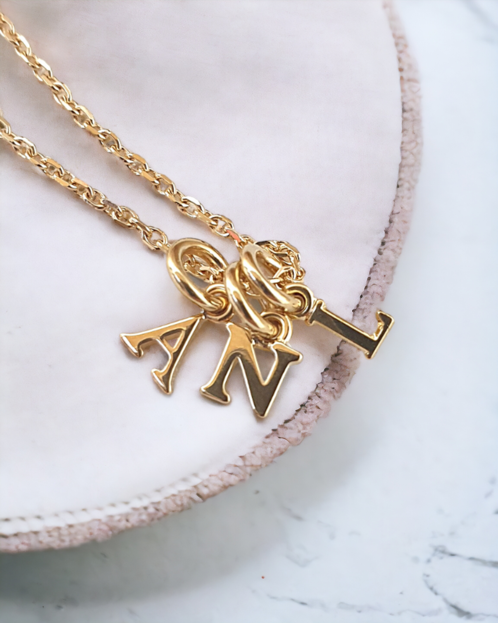 Pendentif Lettre doré