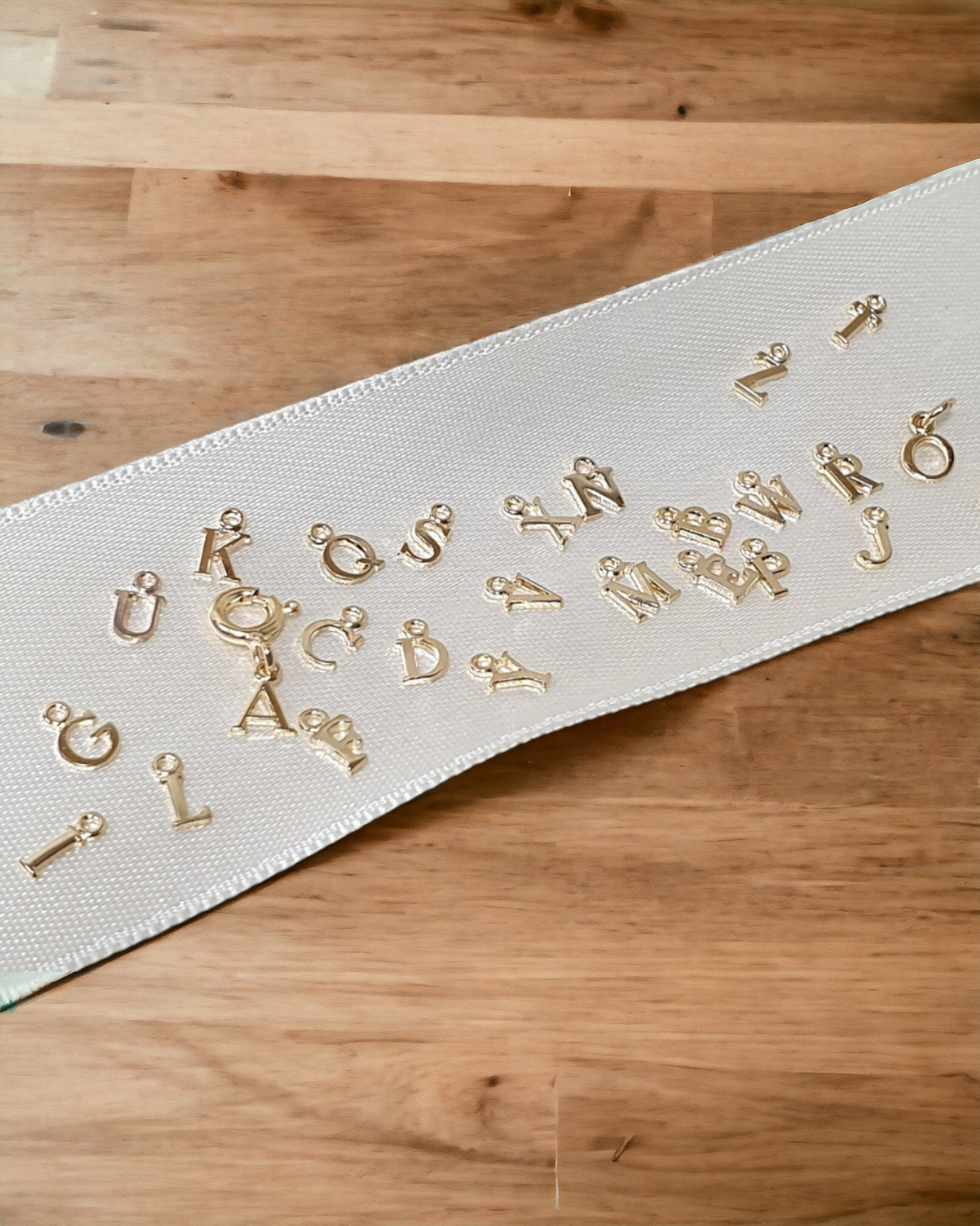 Pendentif Lettre doré