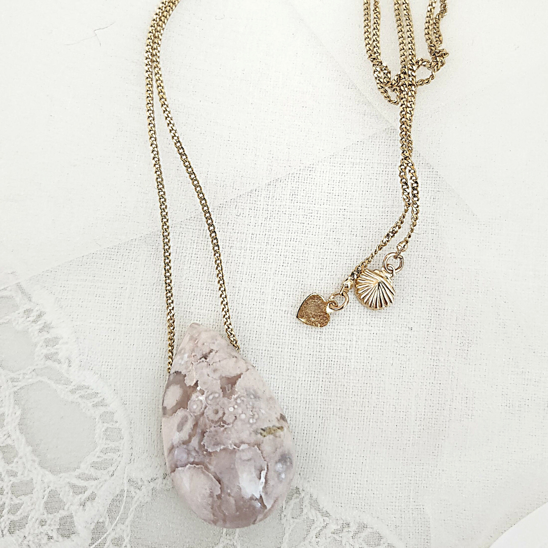 Collier Goutte Agate fleur de Cerisier