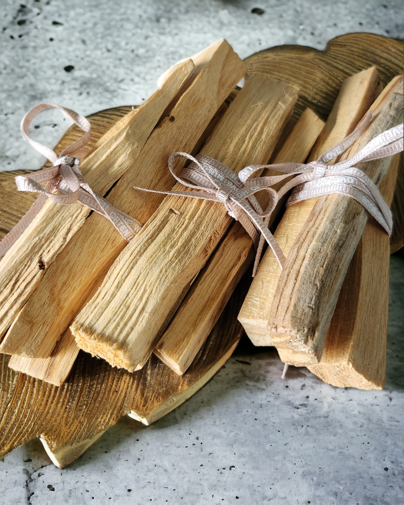 Fagot de Palo Santo [Purification des minéraux]