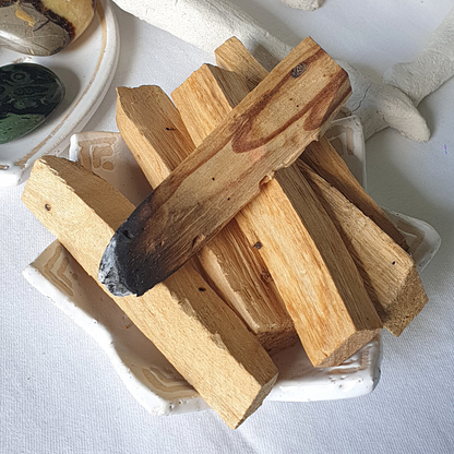 Fagot de Palo Santo [Purification des minéraux]