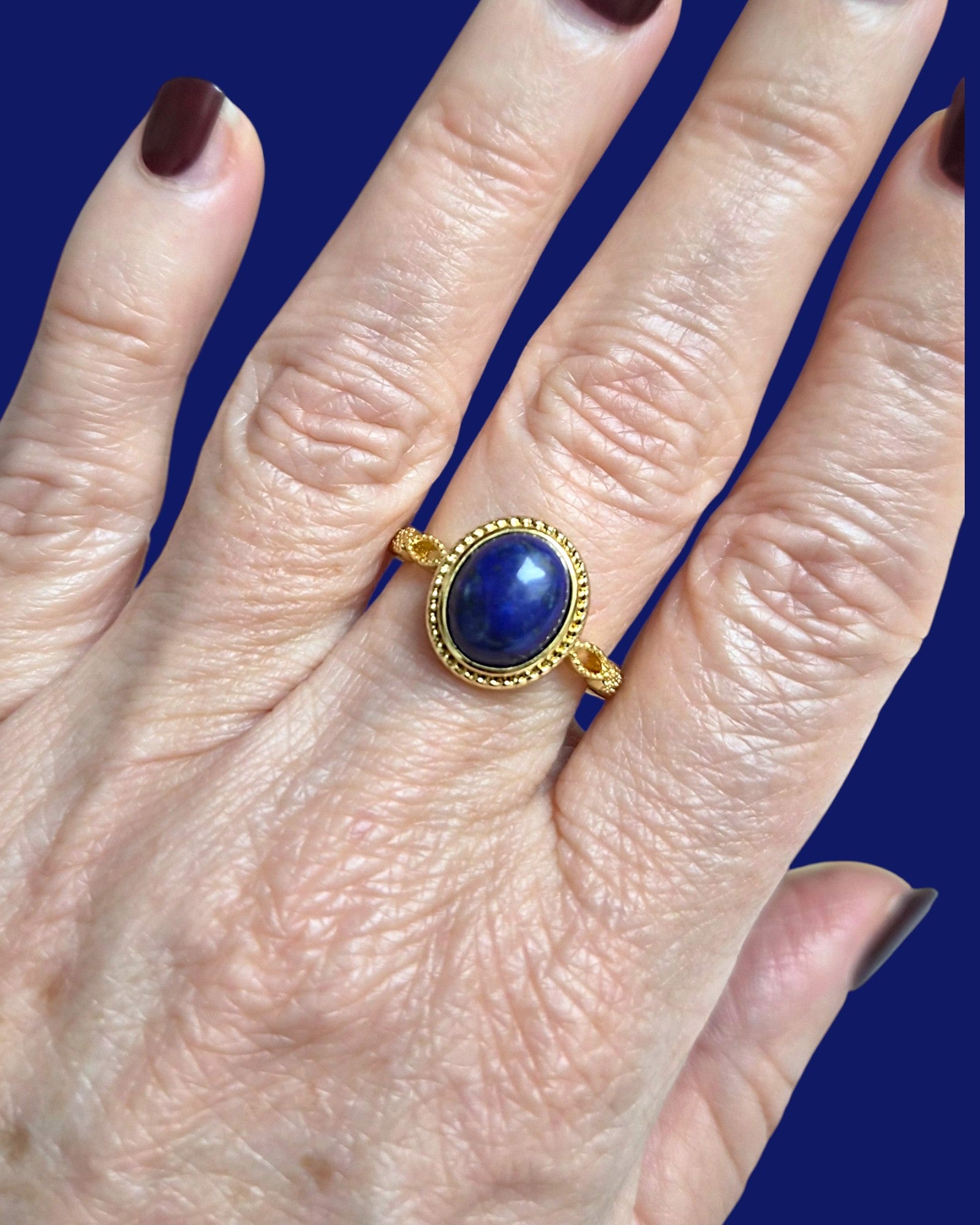 Bague Éclat Ovale dorée réglable en pierre naturelle (7 pierres différentes)