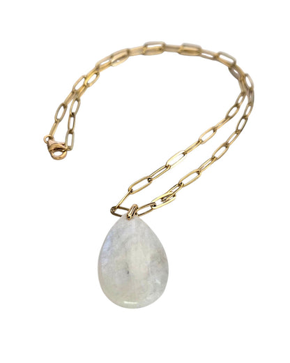 Collier chaîne trombone doré & goutte pierre de lune blanche