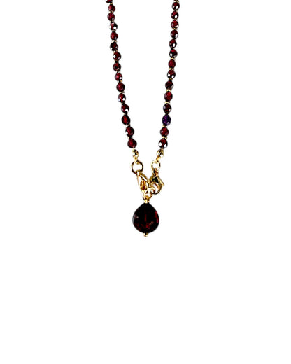 Pendentif Céleste : La Touche Modulable en Pierres Naturelles