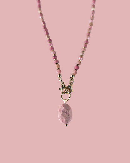 Pendentif Céleste : La Touche Modulable en Pierres Naturelles