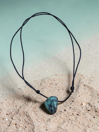 Collier Mixte en Opale Dendrite – Pendentif Pierre Percée Croissance et Harmonie Naturelle