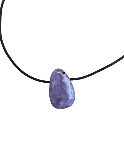 Collier Mixte en Lépidolite – Pendentif Pierre Percée Sérénité et Sommeil Réparateur