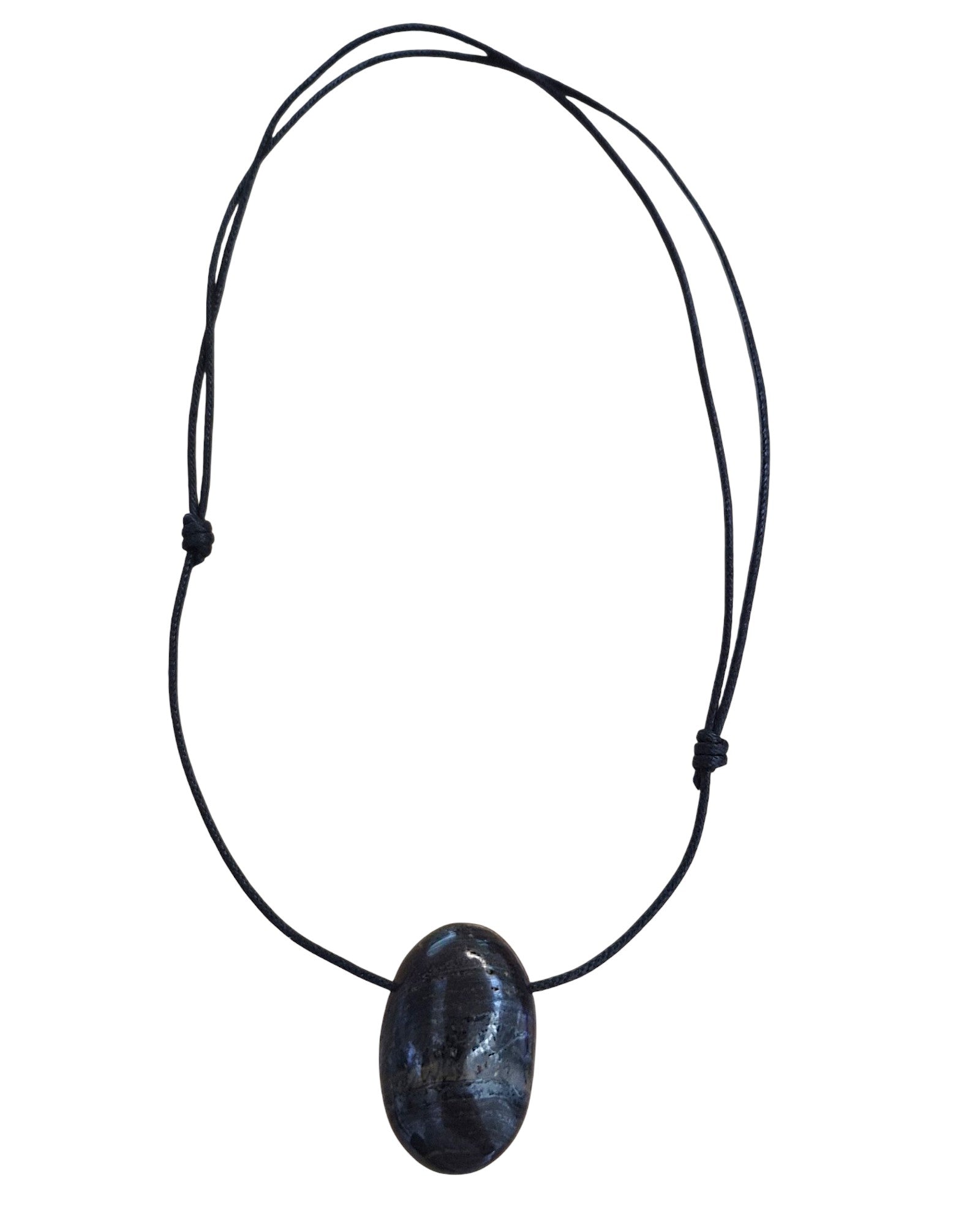 Collier Mixte en Œil de Fer – Pendentif Pierre Percée Force, Vitalité et Protection