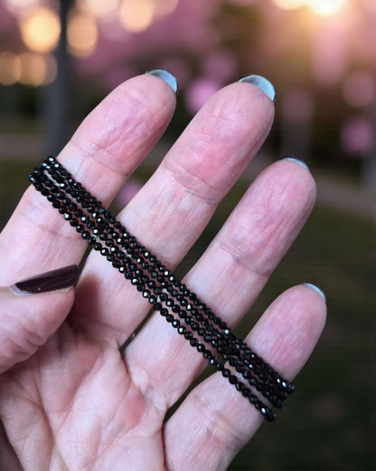 Collier Éclats de Cailloux – 20 pierres naturelles ★ version fermoir bouée