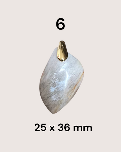 Pendentif en pierre de lune blanche, rosée ou orangée
