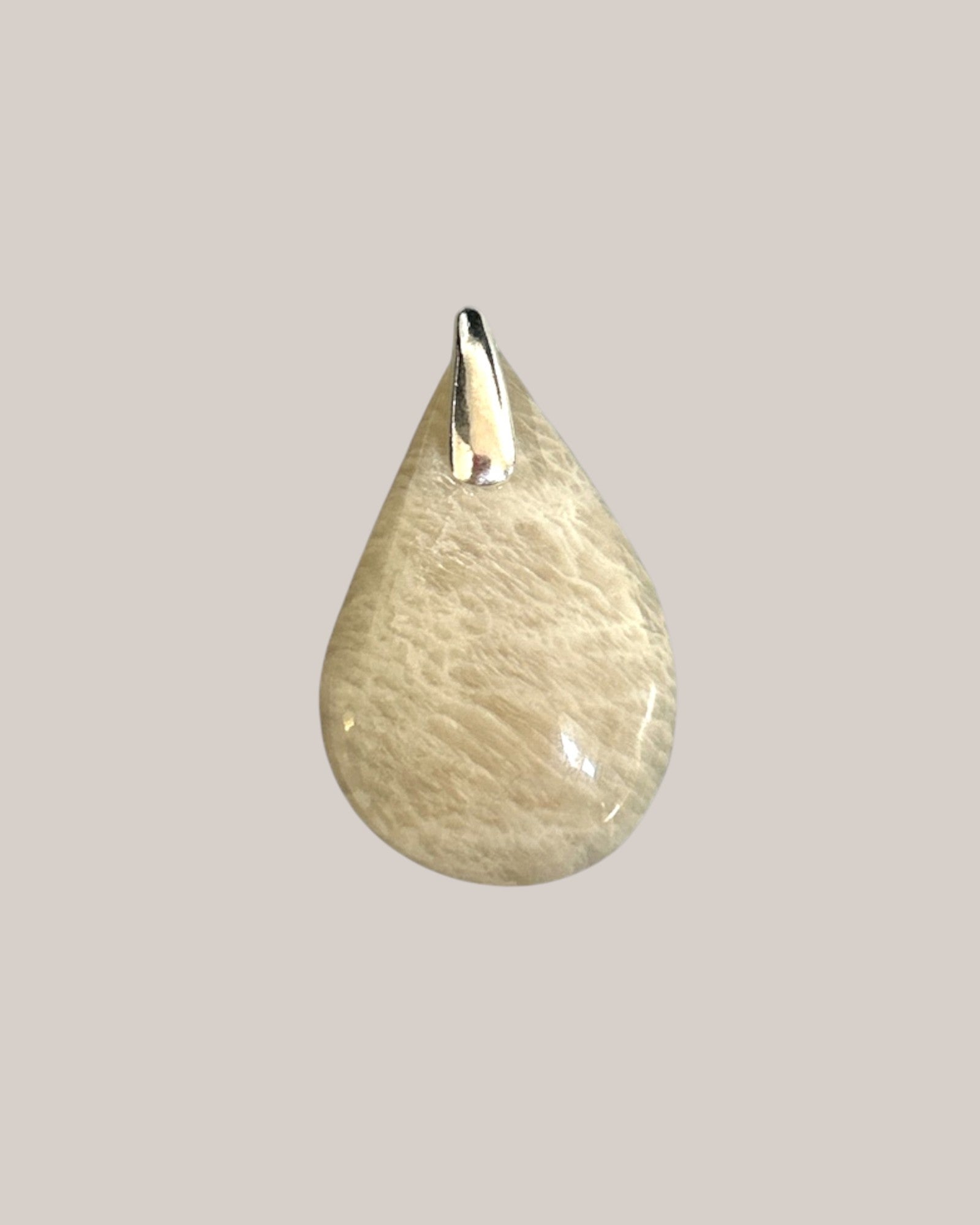Pendentif en pierre de lune blanche, rosée ou orangée