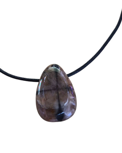 Collier Homme en Chiastolite – Pendentif Pierre Percée à la Croix Naturelle