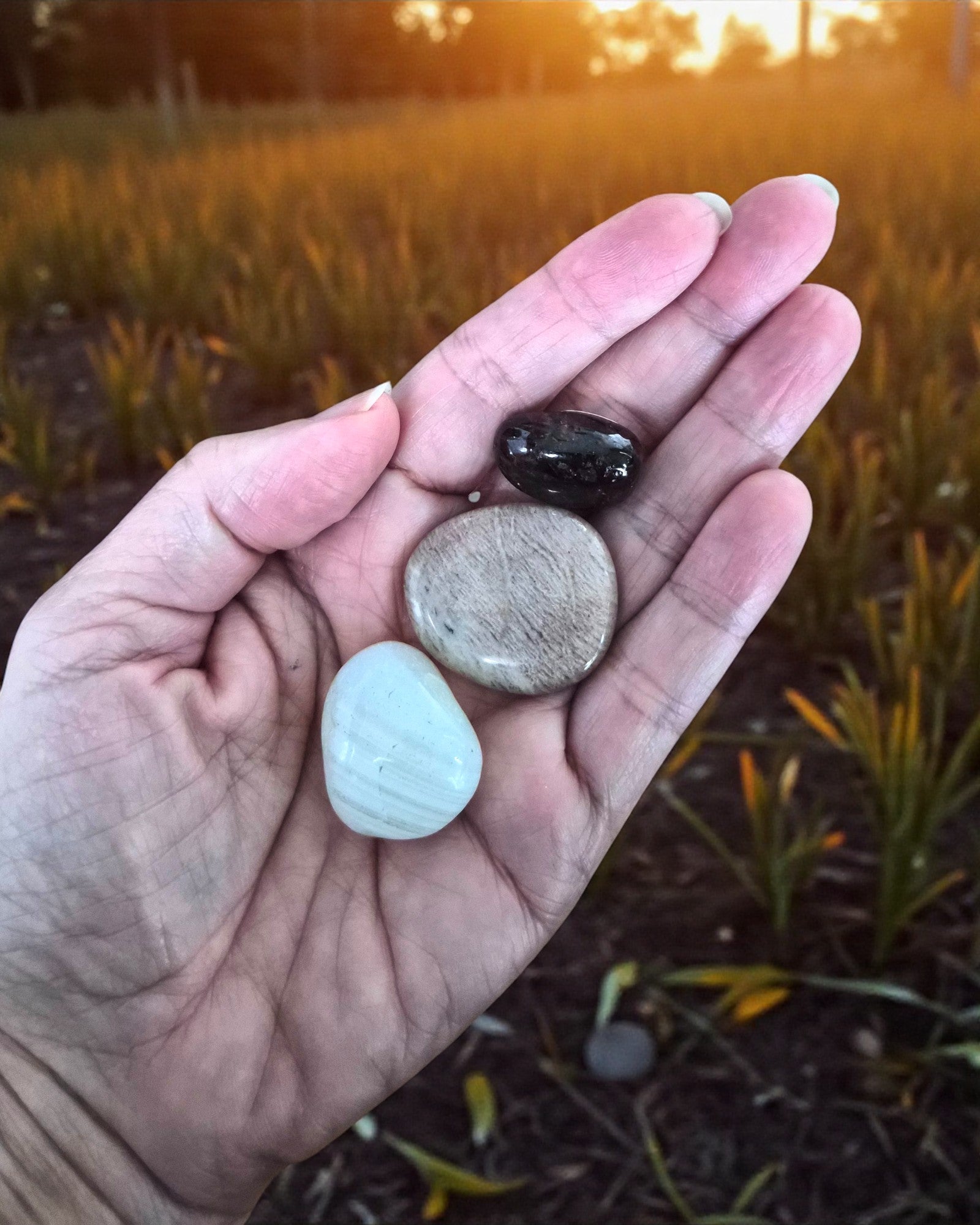 Pochon Féminité en pierres naturelles [Cycle féminin, Procréation, Péri-pré-Ménopause, Libido]