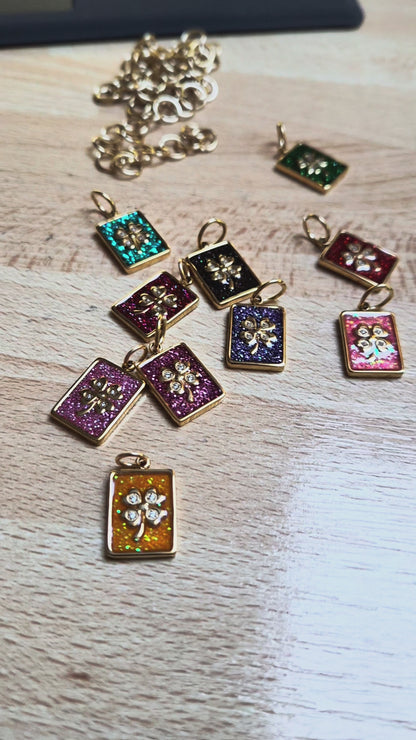 Pendentif Médaille Trèfle en Émail
