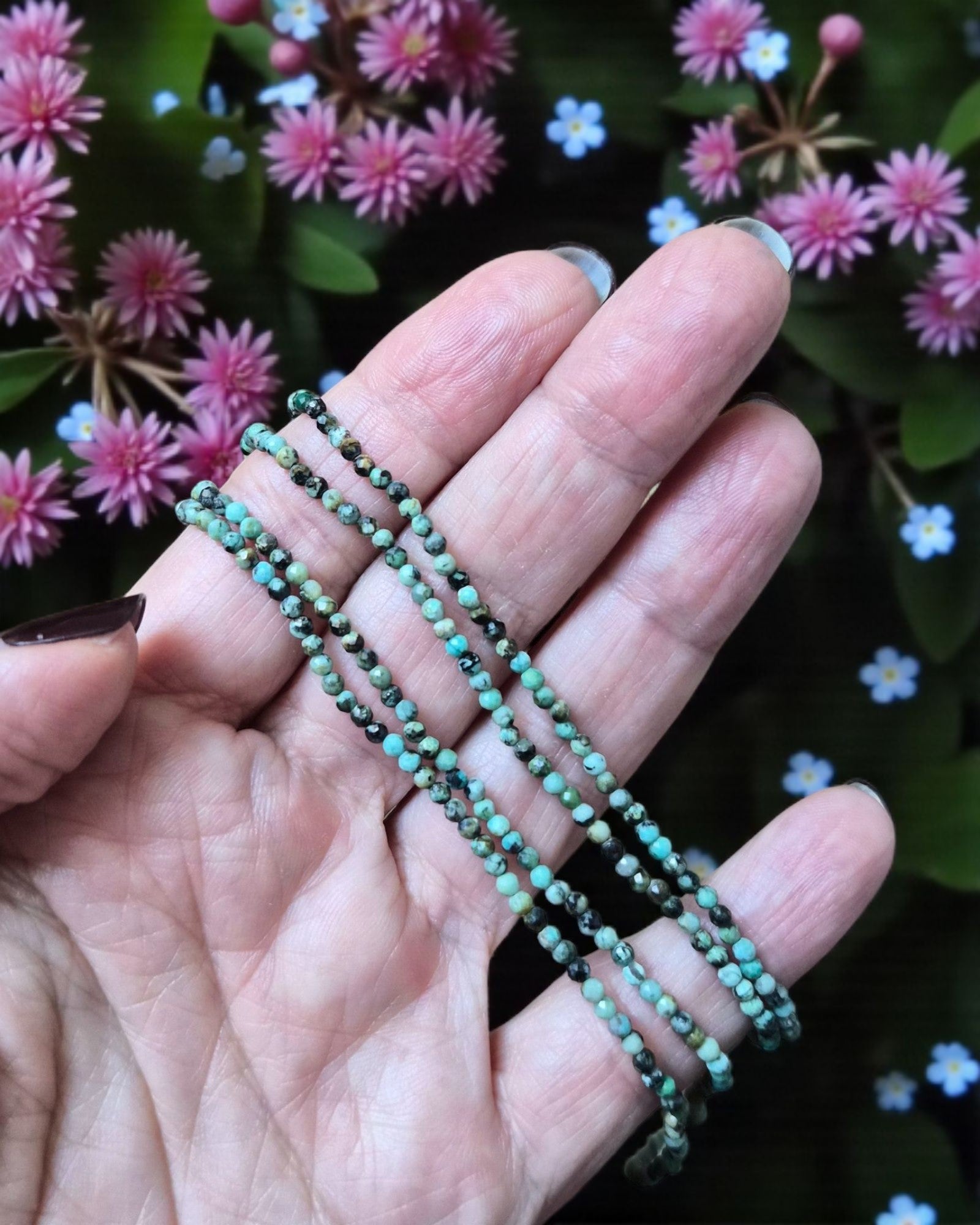 Collier Éclats de Cailloux – 20 pierres naturelles ★ version fermoir bouée