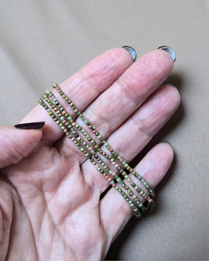 Collier Éclats de Cailloux – 20 pierres naturelles ★ version fermoir bouée